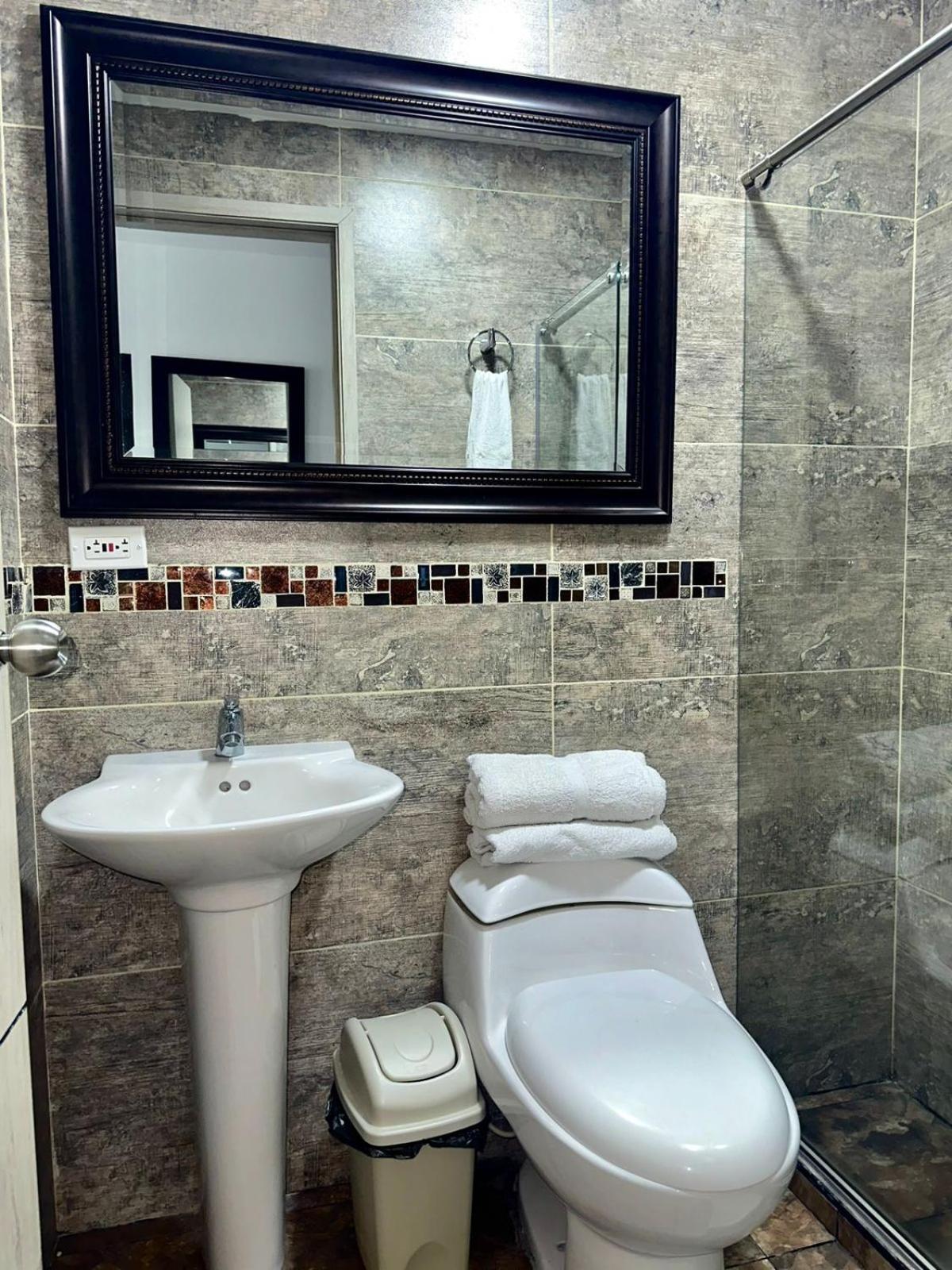 קאלי Hotel Los Maderos מראה חיצוני תמונה